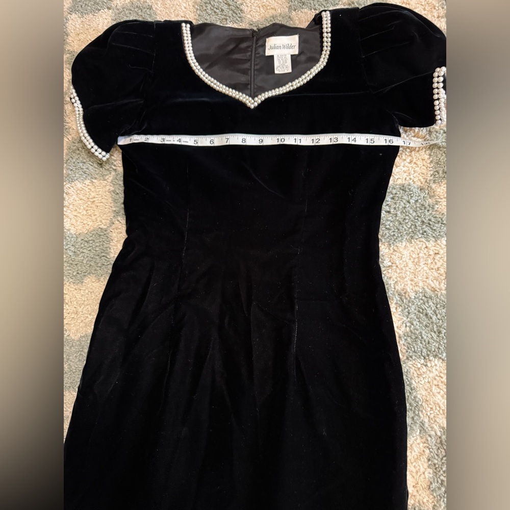 Vintage Classic Black Velvet Dress with Pearl Trim and Puff Sleeves Feminine 4 - Picture 5 of 11